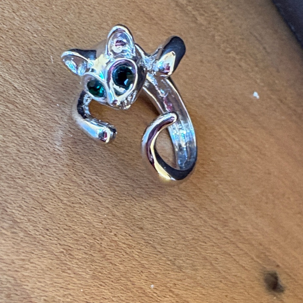 Silver Cat Ring with Green Eyes